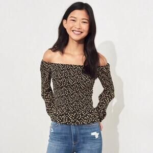 Hollister Prairie Smocked Floral Blouse Off‎ Shoulder Peasant Top M